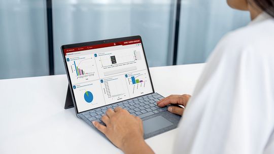 The Uster Fabriq Assistand acts as a virtual assistant, assisting any data stakeholder in their daily work, enabling them to be more efficient and productive.